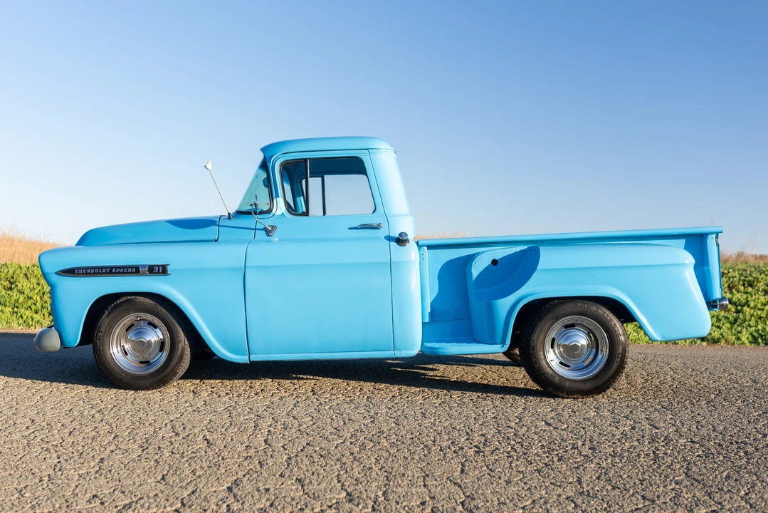 1959 Chevrolet Task Force - Image 9 of 31