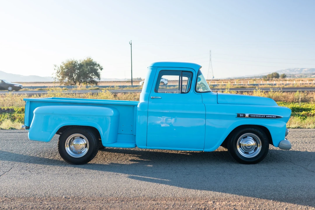 1959 Chevrolet Task Force - Image 5 of 31