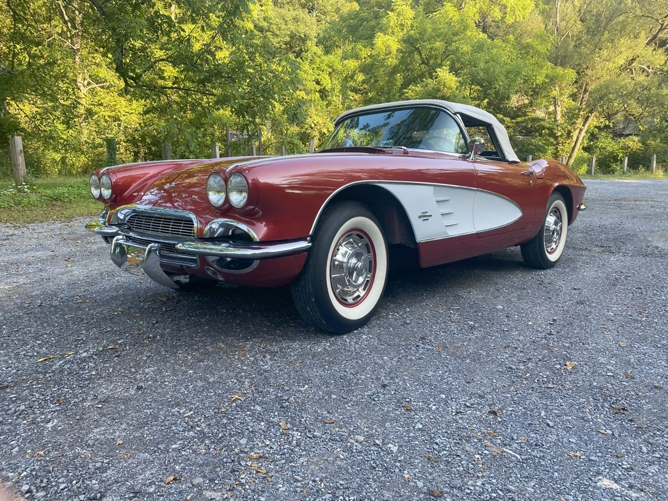 1961 Chevrolet Corvette C1 - Image 3 of 31