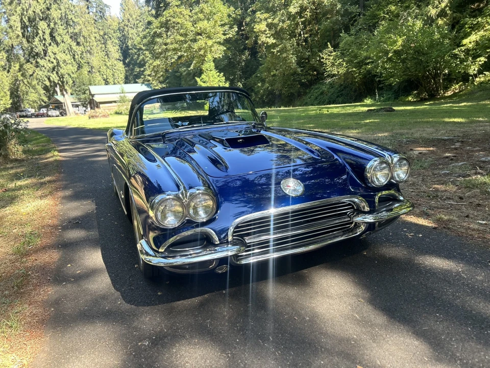 1961 Chevrolet Corvette C1 - Image 30 of 31