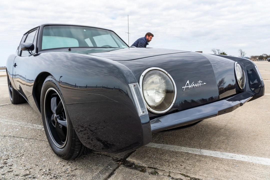 1963 Studebaker Avanti - Image 10 of 31