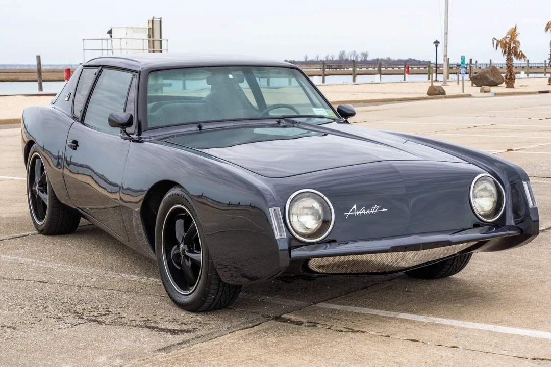 1963 Studebaker Avanti - Image 4 of 31