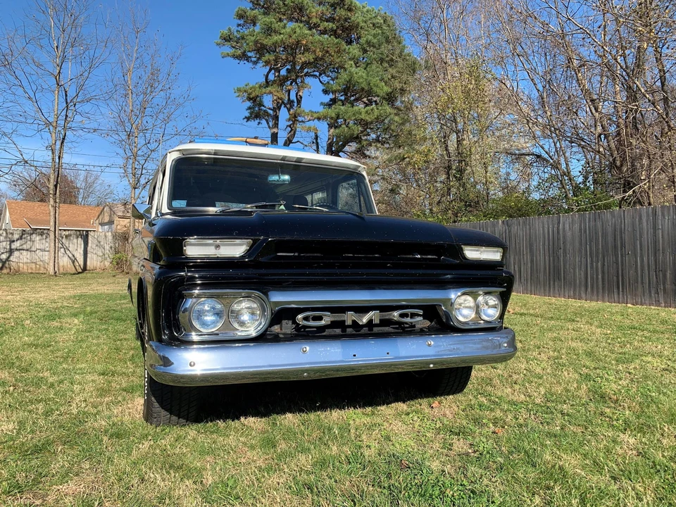 1964 GMC Suburban 4th Gen - Image 8 of 31