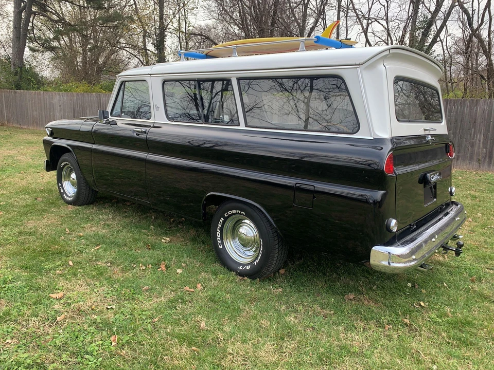 1964 GMC Suburban 4th Gen - Image 19 of 31