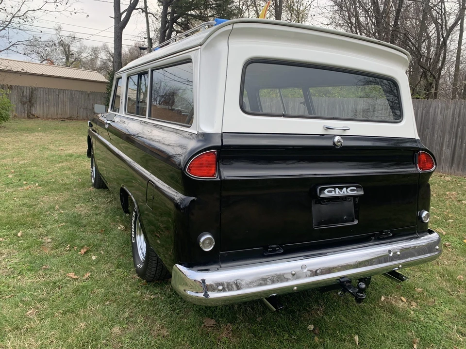 1964 GMC Suburban 4th Gen - Image 16 of 31