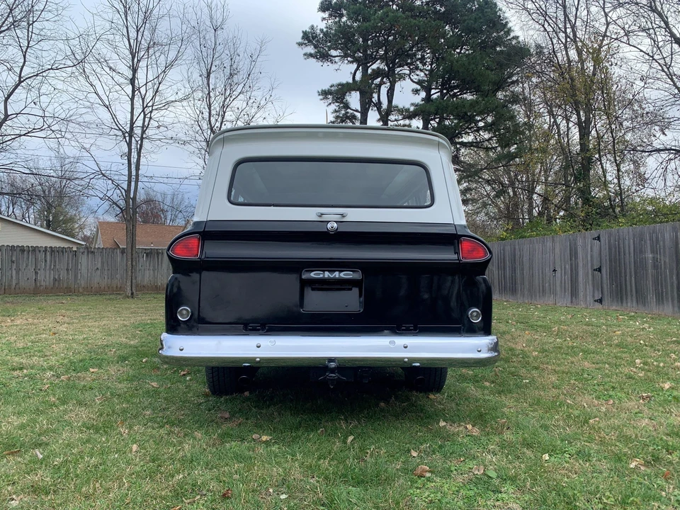 1964 GMC Suburban 4th Gen - Image 15 of 31