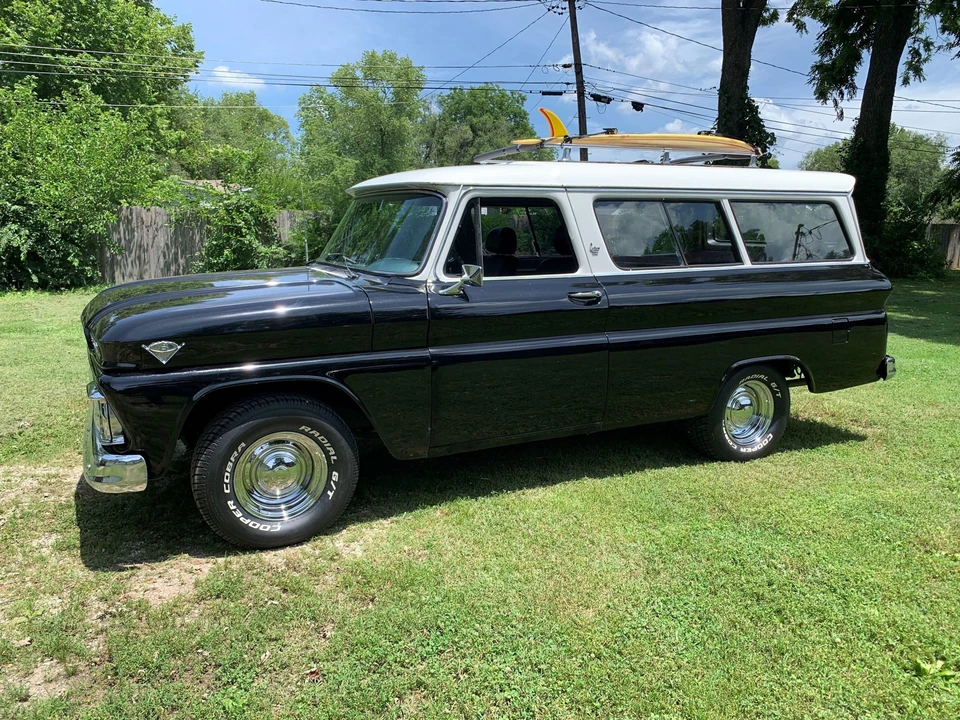 1964 GMC Suburban 4th Gen - Image 2 of 31