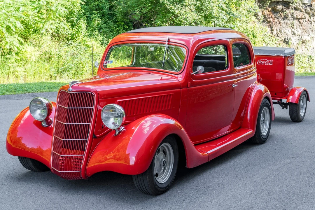 Ford Model 48 & 68 - Image 1 of 31