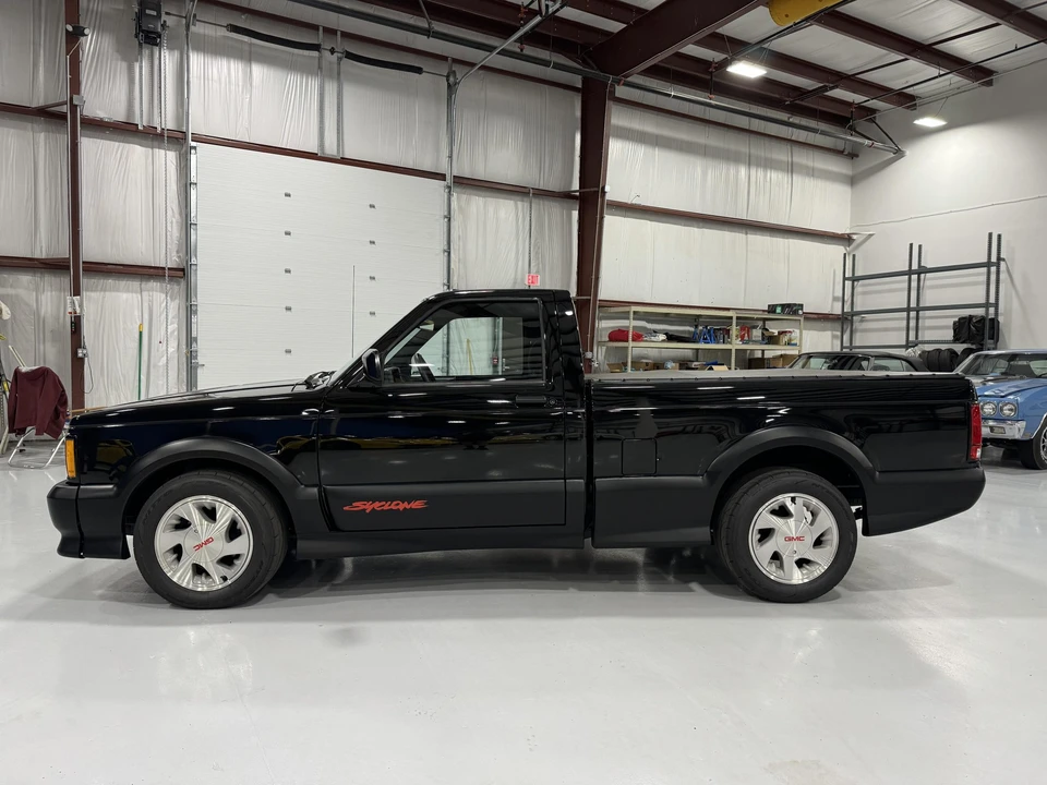 1991 GMC Syclone - Image 16 of 31