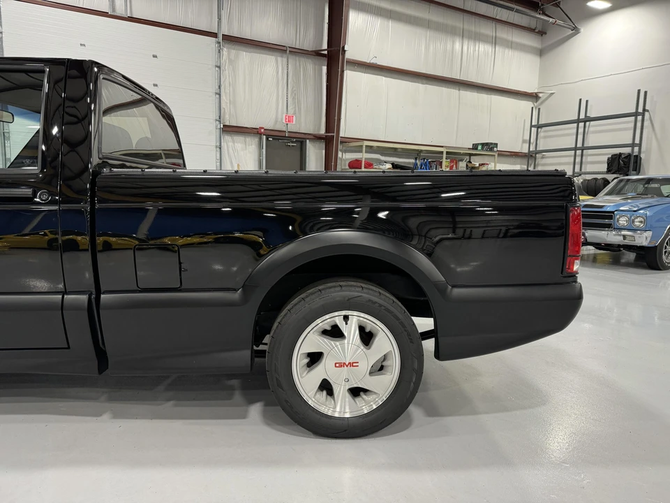 1991 GMC Syclone - Image 27 of 31