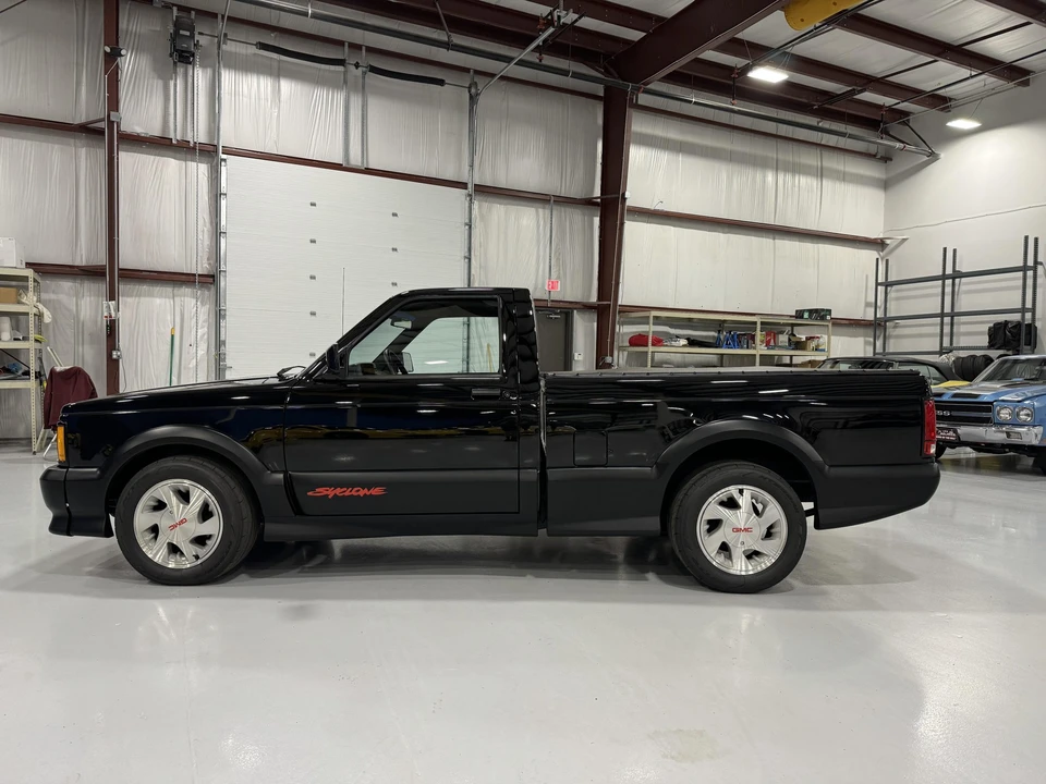 1991 GMC Syclone - Image 17 of 31