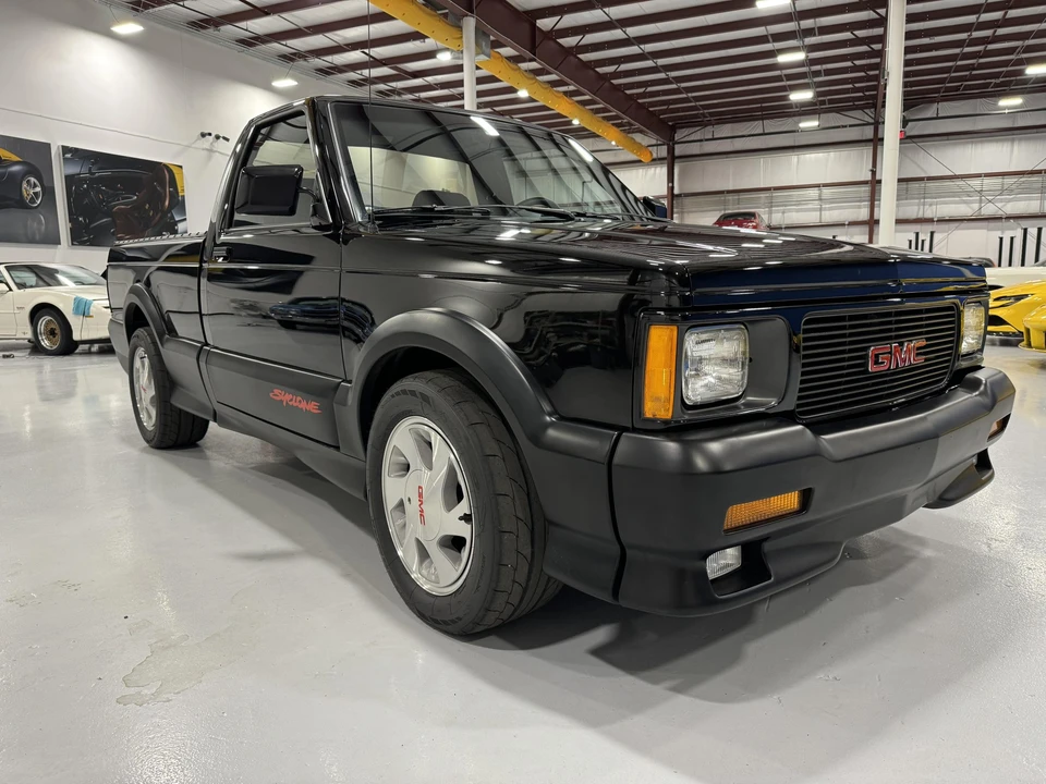 1991 GMC Syclone - Image 24 of 31