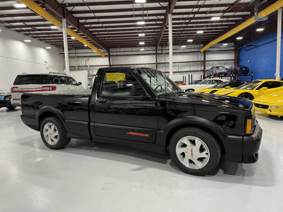 1991 GMC Syclone - Image 22 of 31