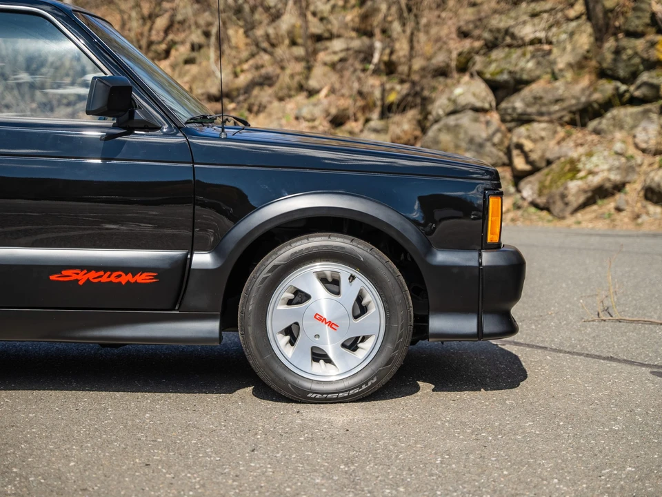 1991 GMC Syclone - Image 29 of 31