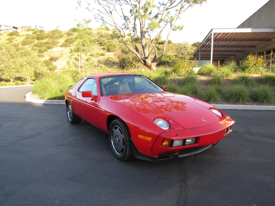 1986 Porsche 928 S - Image 11 of 31