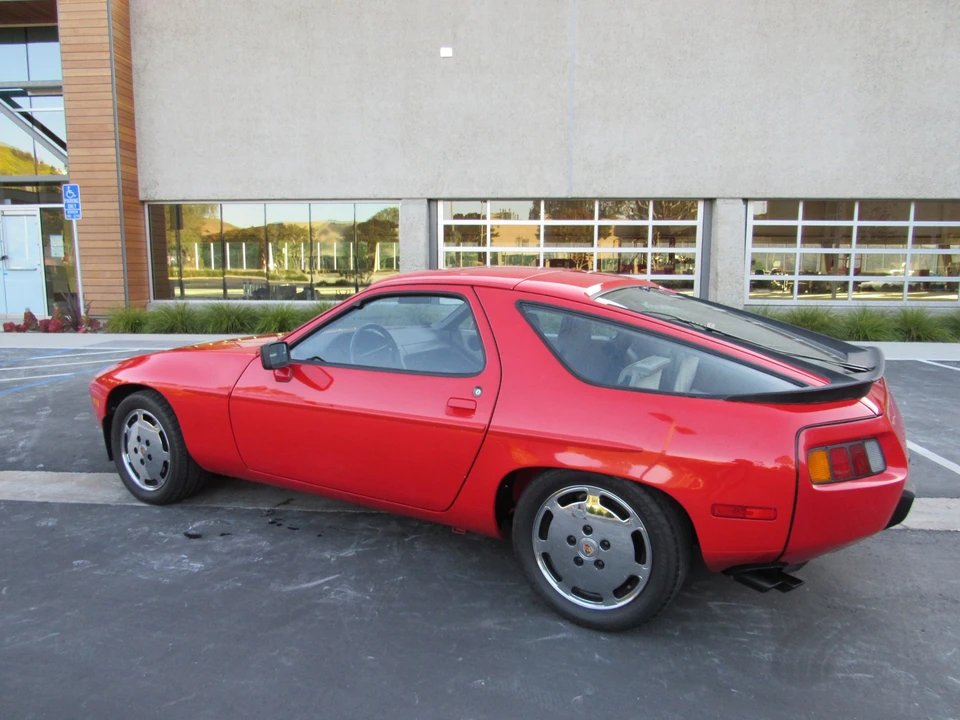 1986 Porsche 928 S - Image 6 of 31