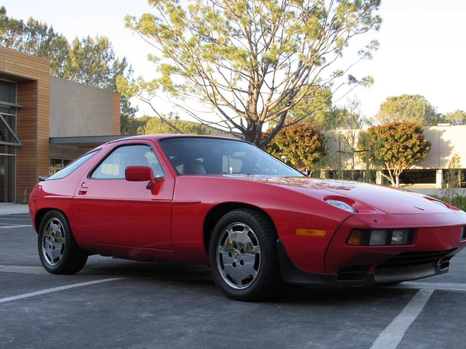 1986 Porsche 928 S - Image 9 of 31