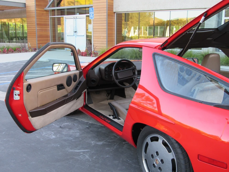 1986 Porsche 928 S - Image 30 of 31