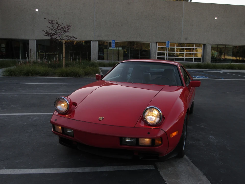 1986 Porsche 928 S - Image 17 of 31