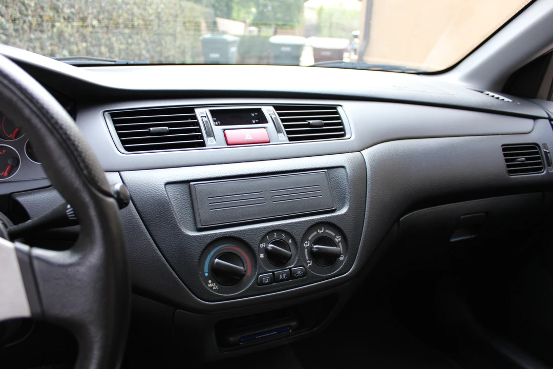 2004 Mitsubishi Lancer Evolution VIII 7th Gen - Image 26 of 31