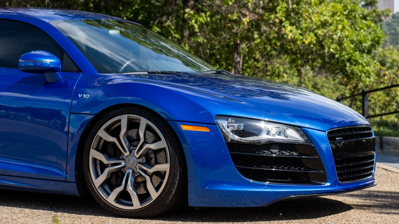 2010 Audi 42 R8 - Image 31 of 31
