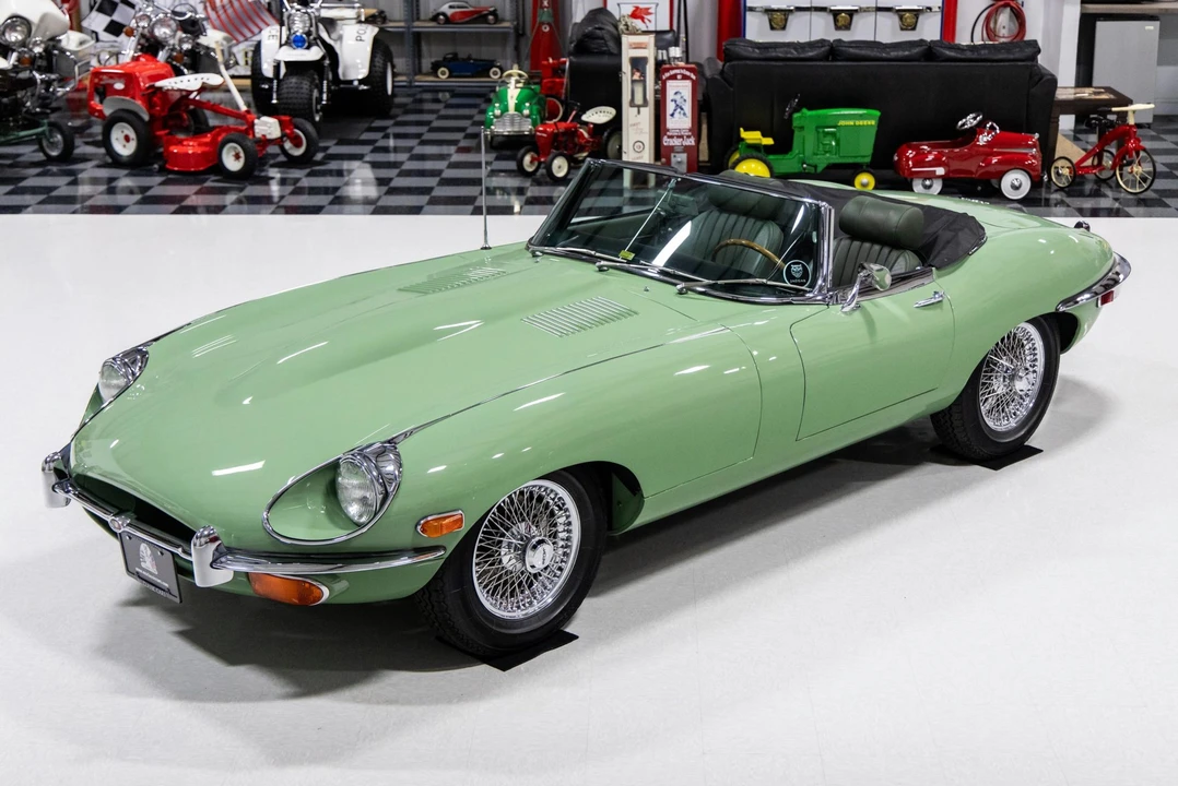 1969 Jaguar E-Type Series 2 - Image 2 of 31