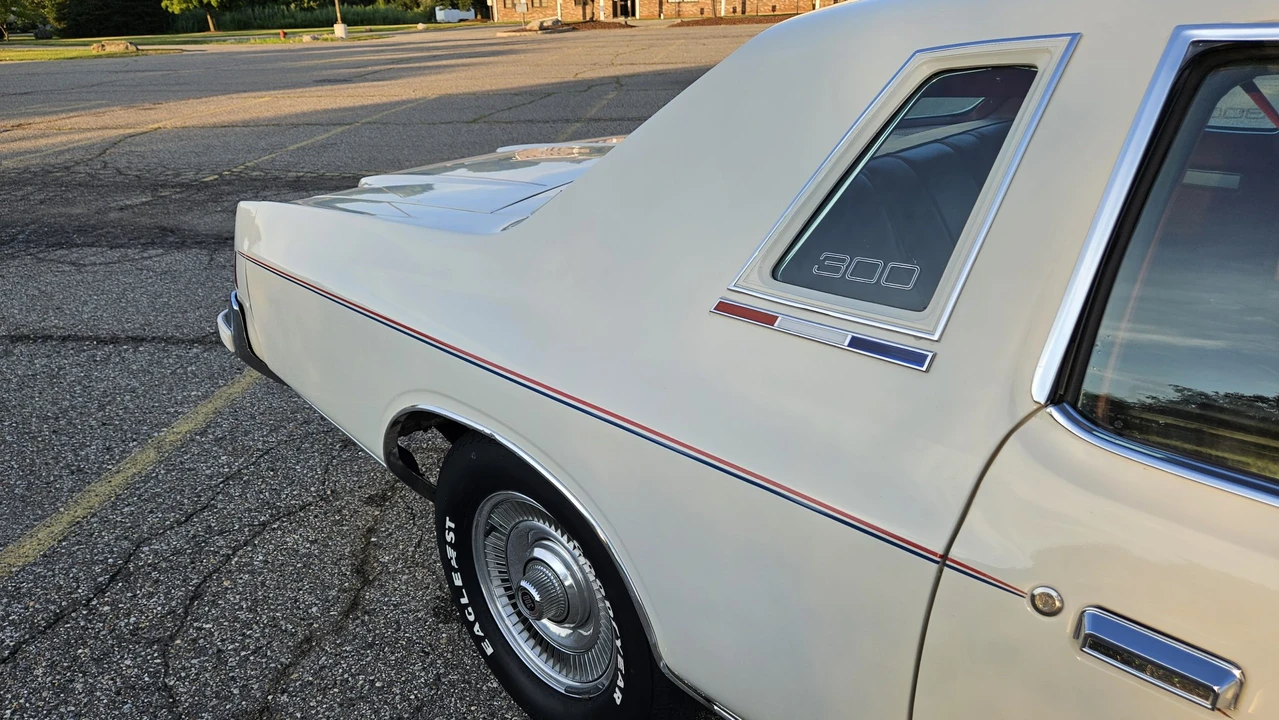 1979 Chrysler Cordoba - Image 30 of 31