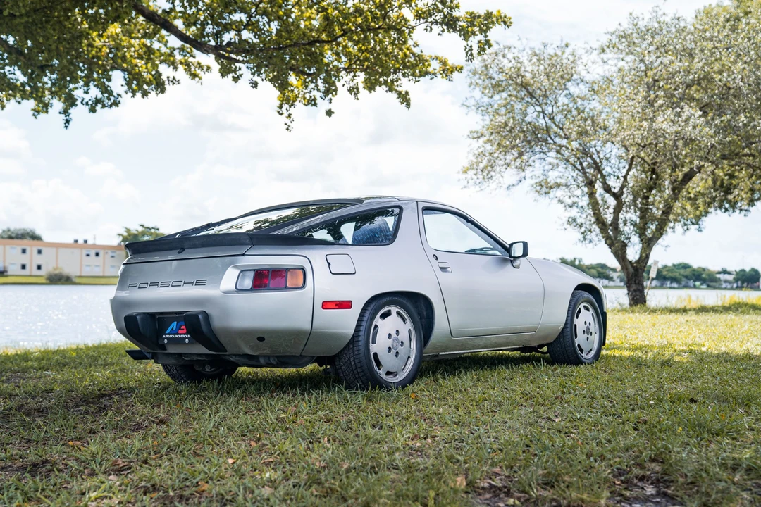 1983 Porsche 928 S - Image 7 of 31