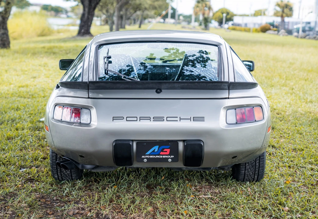 1983 Porsche 928 S - Image 10 of 31
