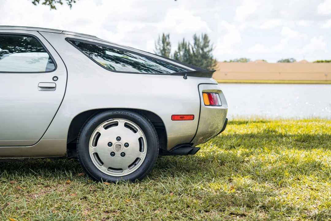 1983 Porsche 928 S - Image 16 of 31