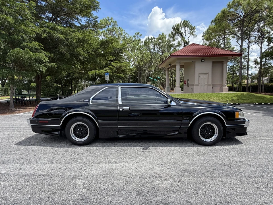 1986 Lincoln Continental Mark VII - Image 9 of 31