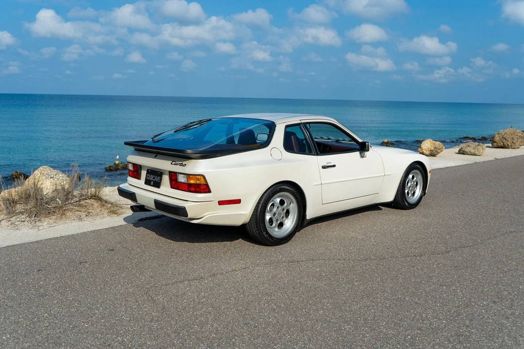 1986 Porsche 944 Turbo - Image 15 of 31