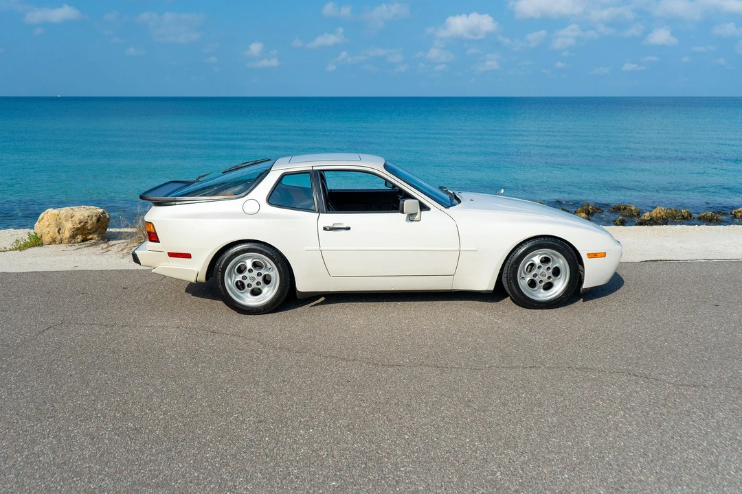 1986 Porsche 944 Turbo - Image 14 of 31