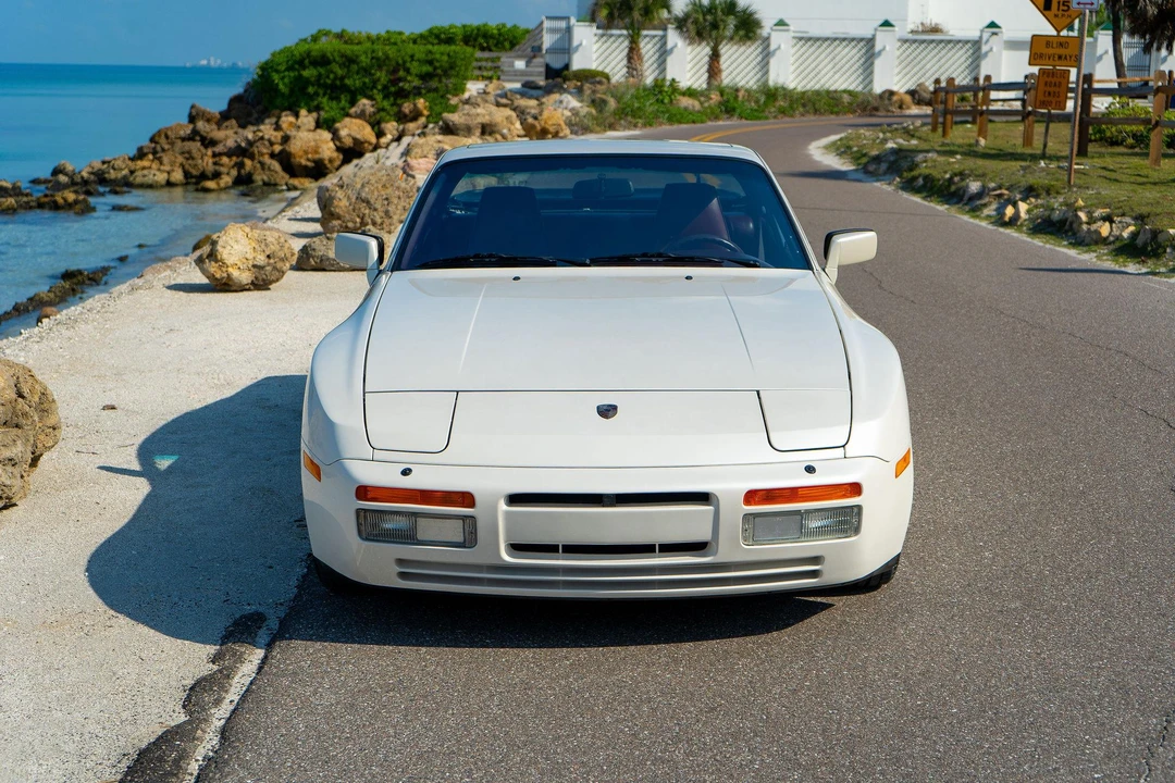 1986 Porsche 944 Turbo - Image 8 of 31