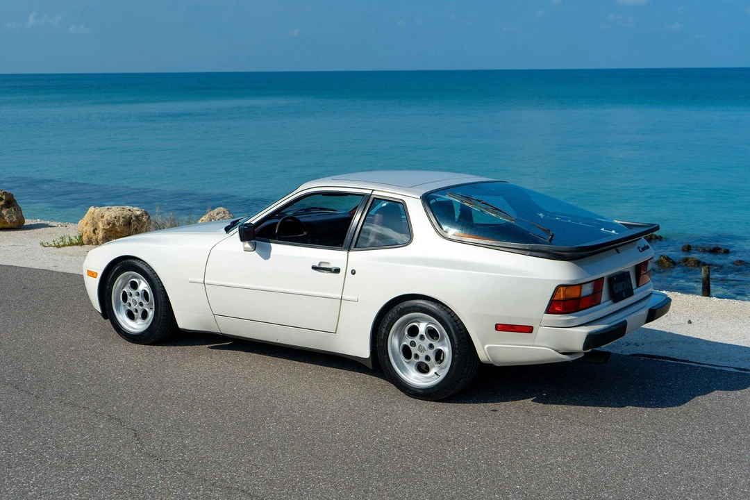 1986 Porsche 944 Turbo - Image 19 of 31