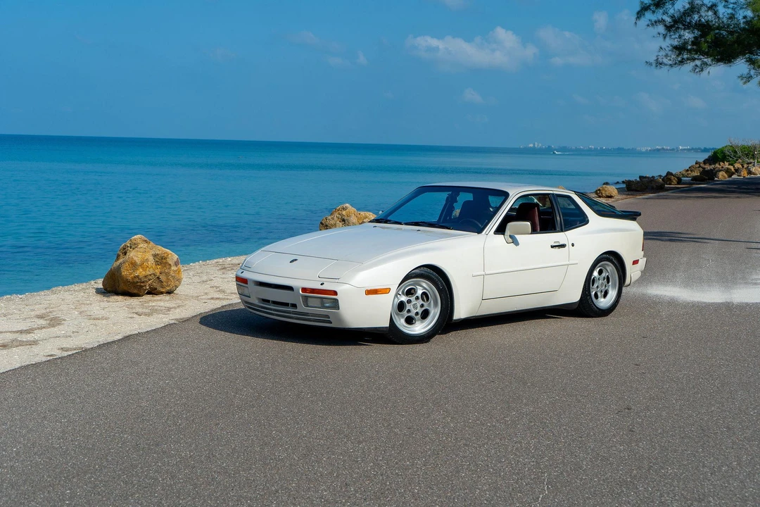 1986 Porsche 944 Turbo - Image 2 of 31