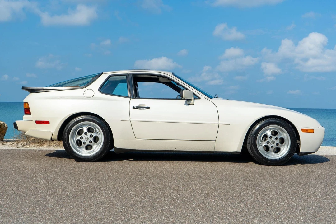 1986 Porsche 944 Turbo - Image 13 of 31