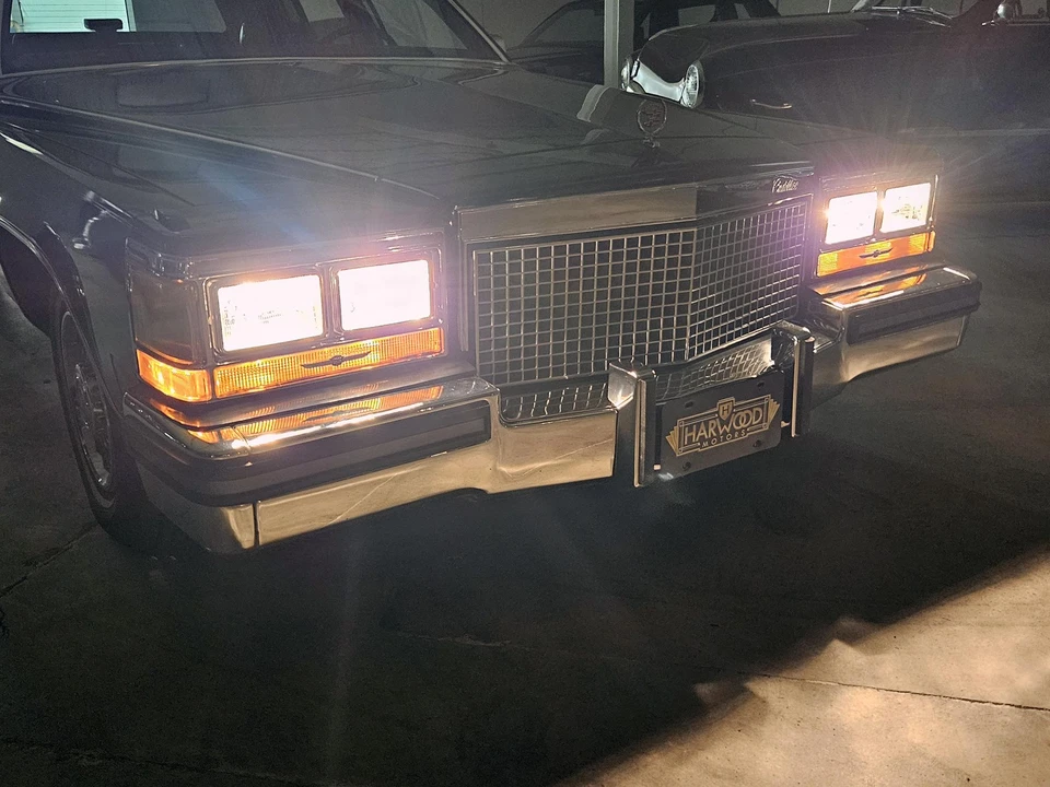 1988 Cadillac Brougham - Image 15 of 31