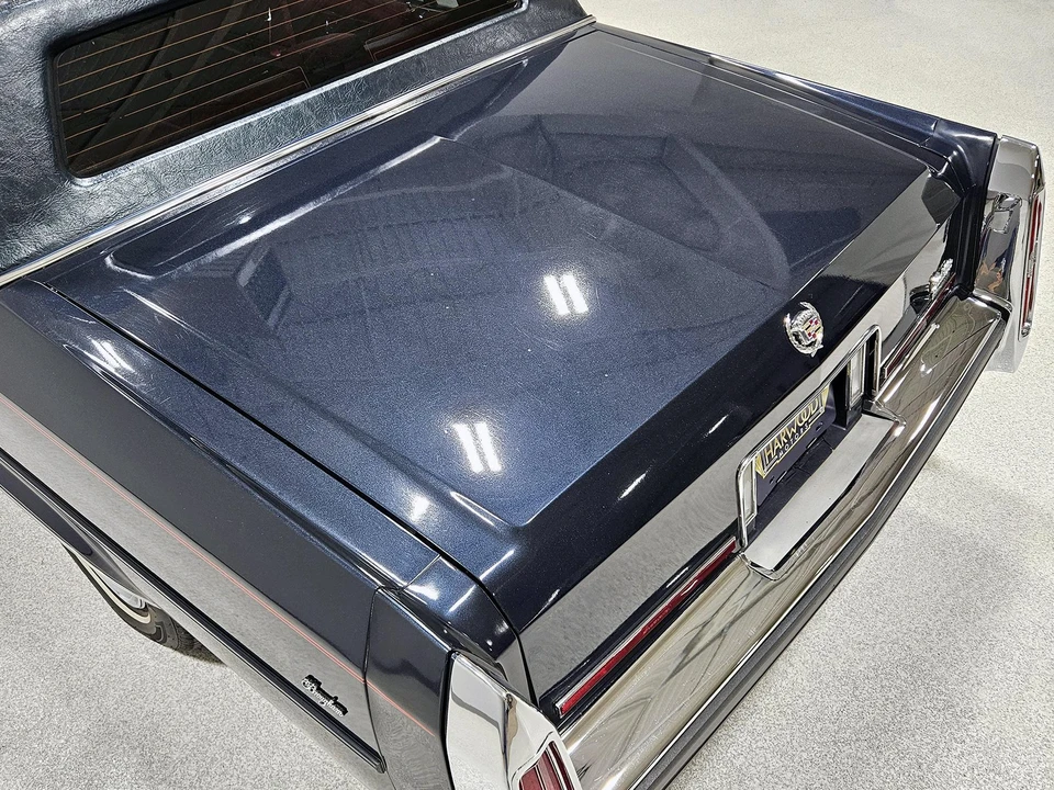 1988 Cadillac Brougham - Image 23 of 31