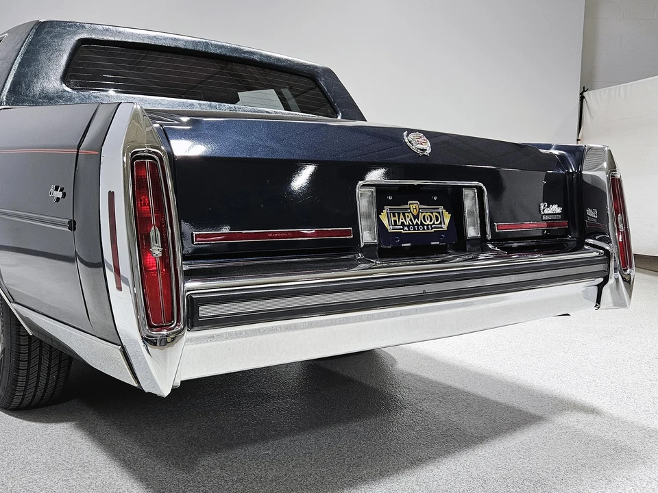 1988 Cadillac Brougham - Image 20 of 31
