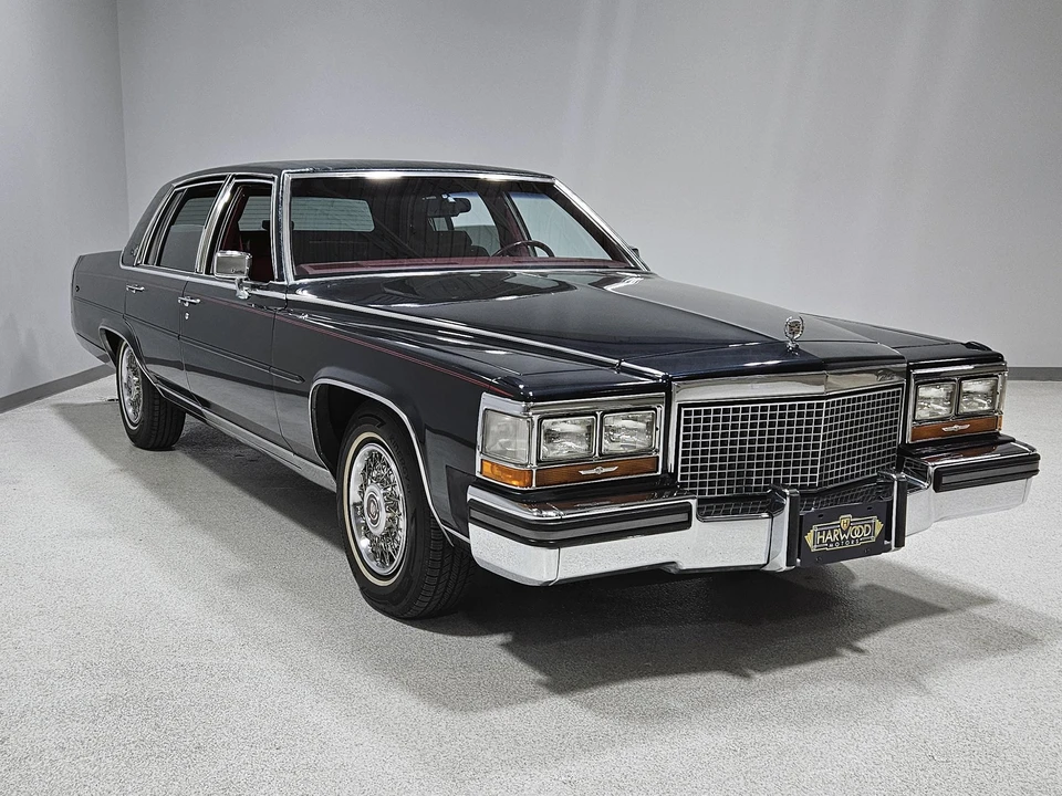 1988 Cadillac Brougham - Image 3 of 31