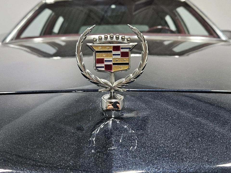 1988 Cadillac Brougham - Image 26 of 31