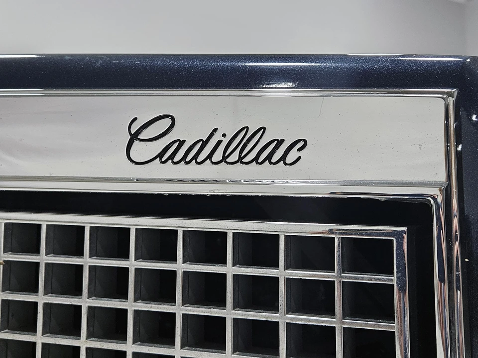 1988 Cadillac Brougham - Image 25 of 31