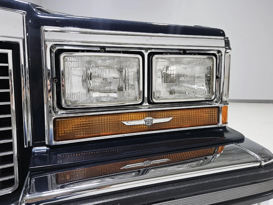 1988 Cadillac Brougham - Image 27 of 31
