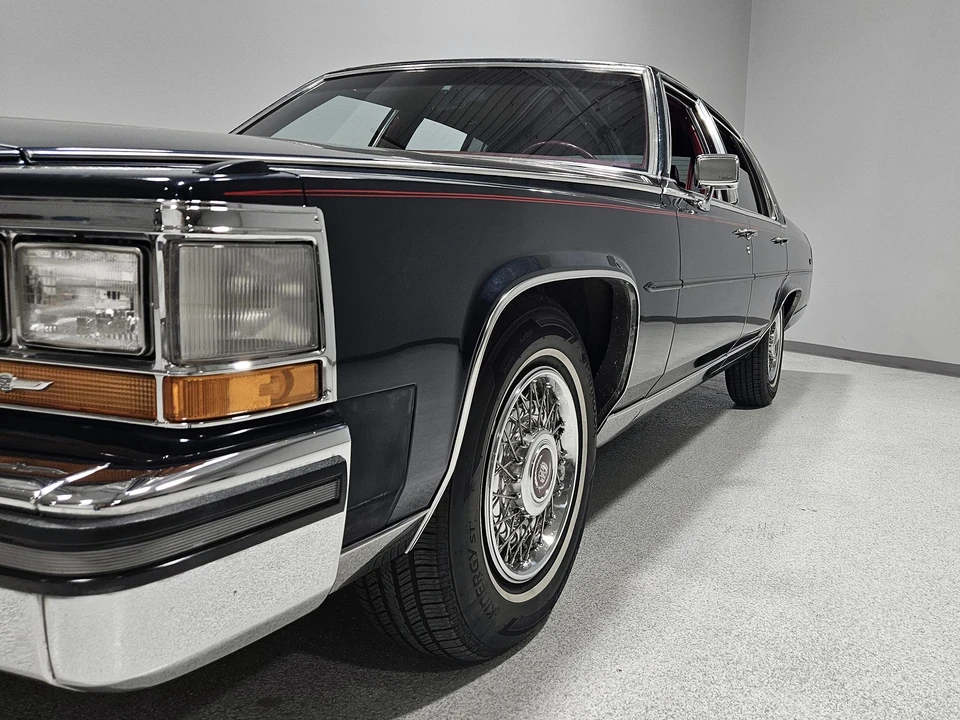 1988 Cadillac Brougham - Image 19 of 31