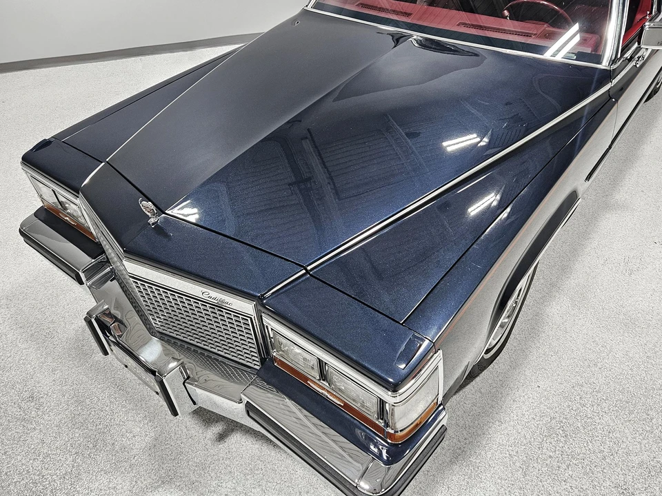 1988 Cadillac Brougham - Image 18 of 31