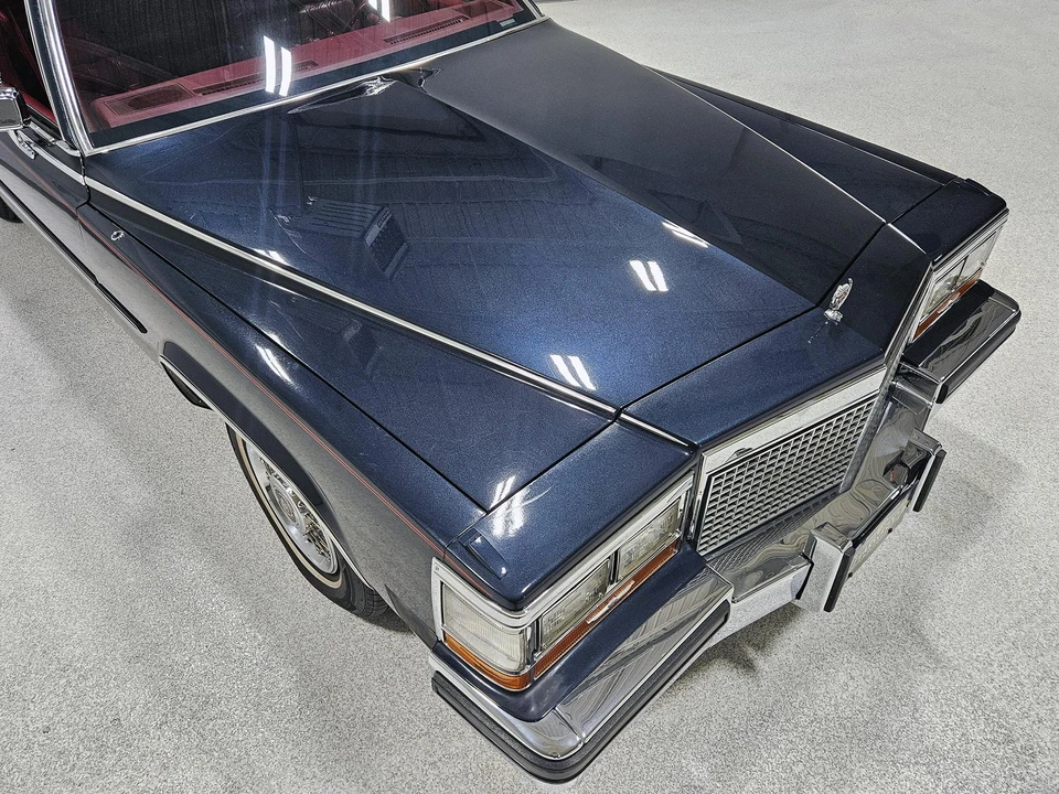 1988 Cadillac Brougham - Image 17 of 31