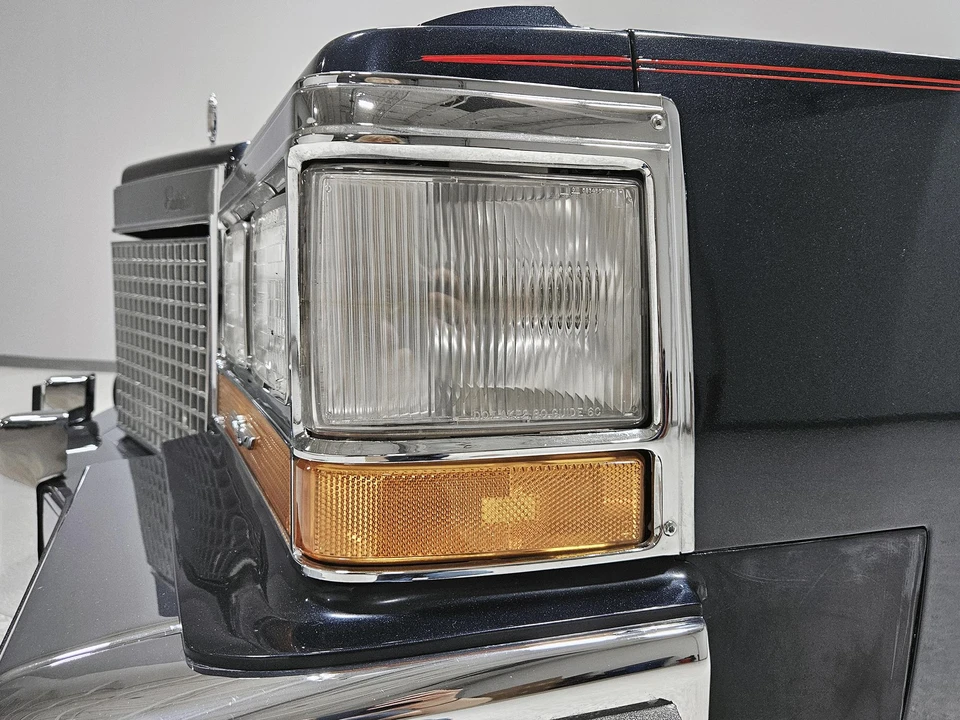 1988 Cadillac Brougham - Image 28 of 31