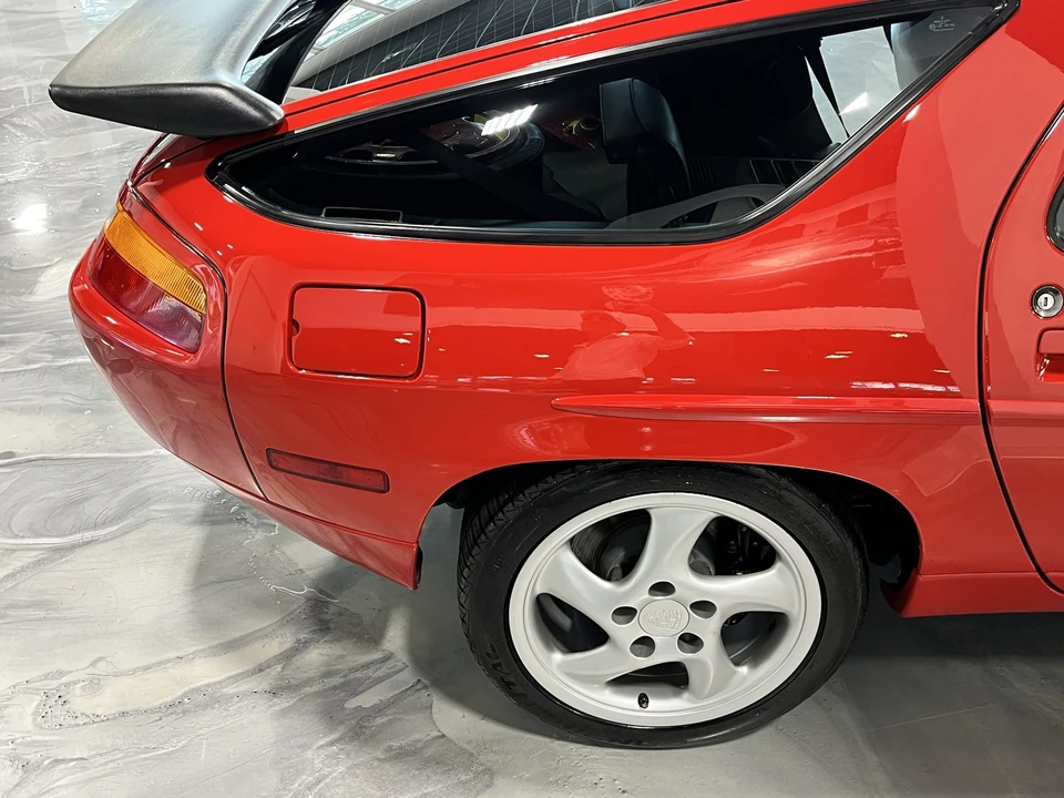 1988 Porsche 928 S4 - Image 18 of 31