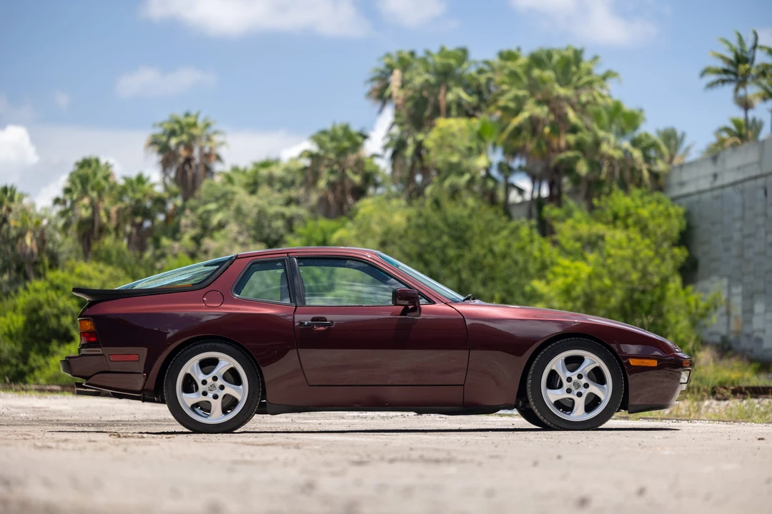 1988 Porsche 944 Turbo - Image 14 of 31